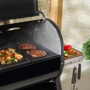 Weber grillrist i støpejern med grove ribber for kraftige grillstriper